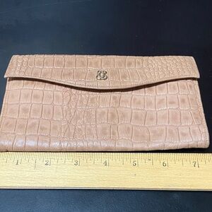 Elegant vintage Buxton Tan Crocodile-Embossed Checkbook wallet